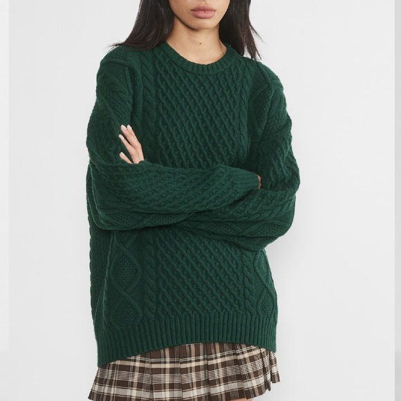Aritzia Sweaters - Aritzia Peggy Sweater Dark Green Cable Knit Chunky Pullover Size Small
